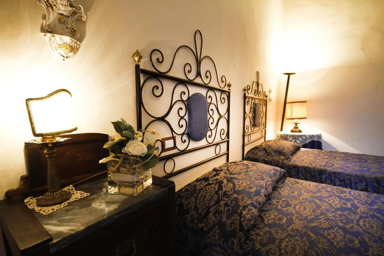Antica Residenza Cicogna Bed & Breakfast Siena Italy